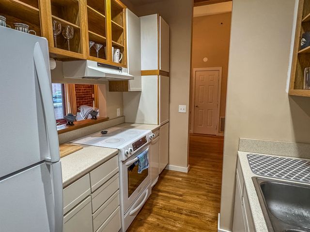 37 Church St Apt 3, Keene, NH 03431