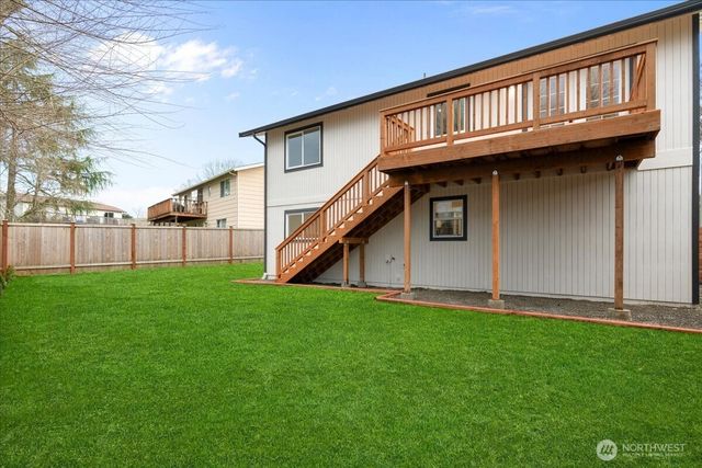 5055 W 33rd Court NE, Tacoma, WA 98422