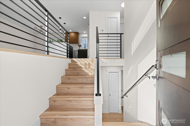 5055 W 33rd Court NE, Tacoma, WA 98422