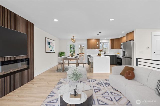 5055 W 33rd Court NE, Tacoma, WA 98422