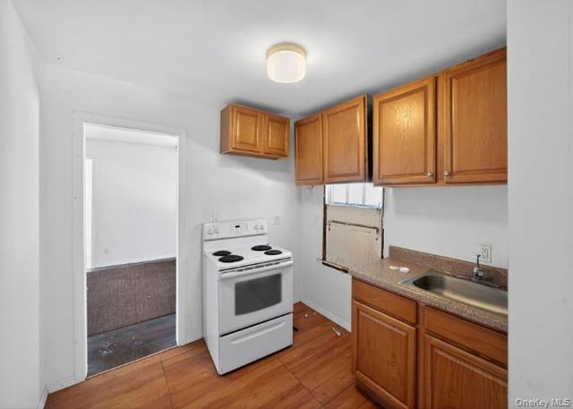 46 Lake Drive, Wyandanch, NY 11798