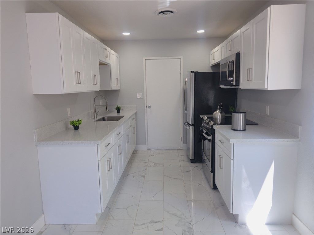5230 Rou Circle, Las Vegas, NV 89122 — photo 3