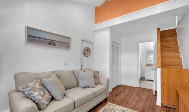 528 N Palmway, Lake Worth Beach, FL 33460