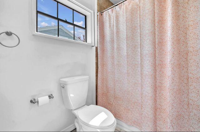 528 N Palmway, Lake Worth Beach, FL 33460