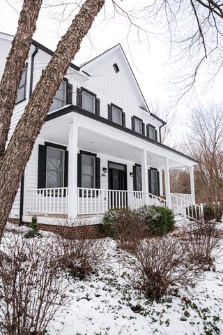 266 Paul Revere Drive, Chesterton, IN 46304