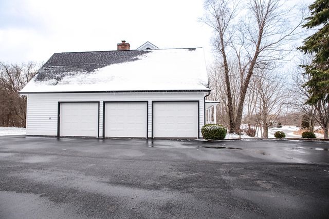 266 Paul Revere Drive, Chesterton, IN 46304