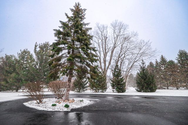 266 Paul Revere Drive, Chesterton, IN 46304