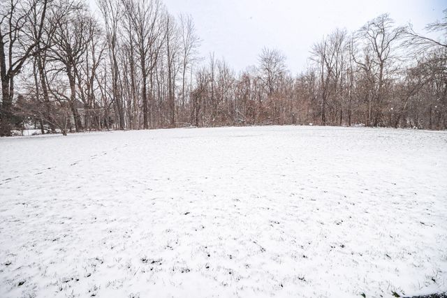 266 Paul Revere Drive, Chesterton, IN 46304