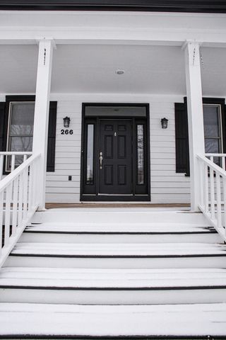 266 Paul Revere Drive, Chesterton, IN 46304