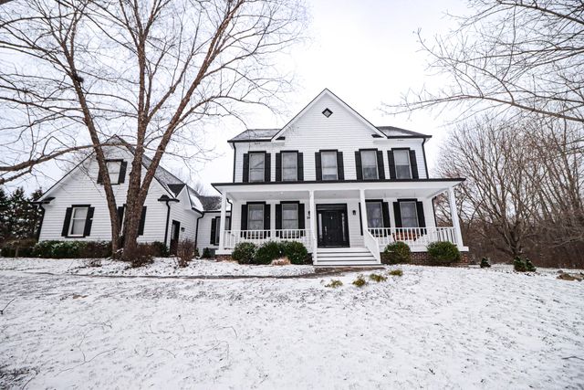 266 Paul Revere Drive, Chesterton, IN 46304