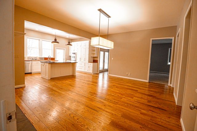 266 Paul Revere Drive, Chesterton, IN 46304