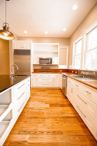 266 Paul Revere Drive, Chesterton, IN 46304