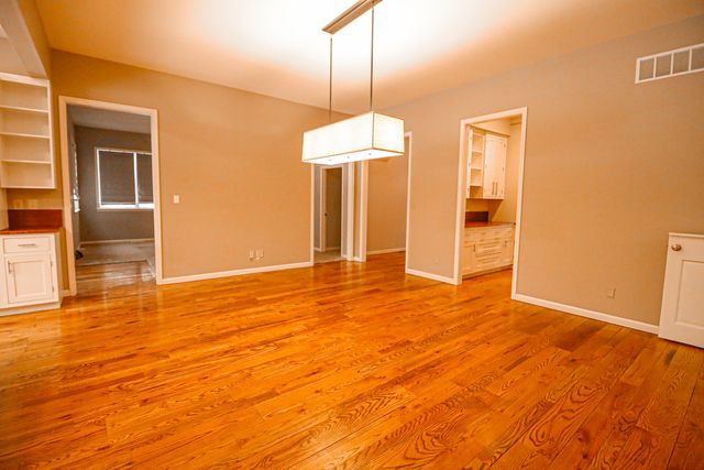 266 Paul Revere Drive, Chesterton, IN 46304