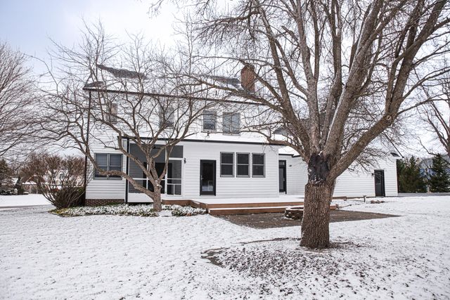 266 Paul Revere Drive, Chesterton, IN 46304