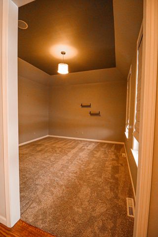 266 Paul Revere Drive, Chesterton, IN 46304