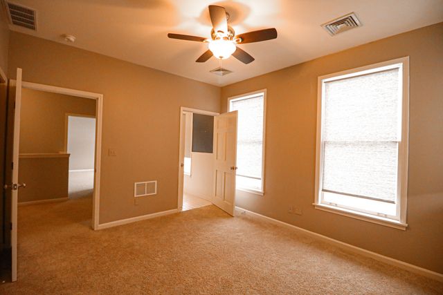 266 Paul Revere Drive, Chesterton, IN 46304