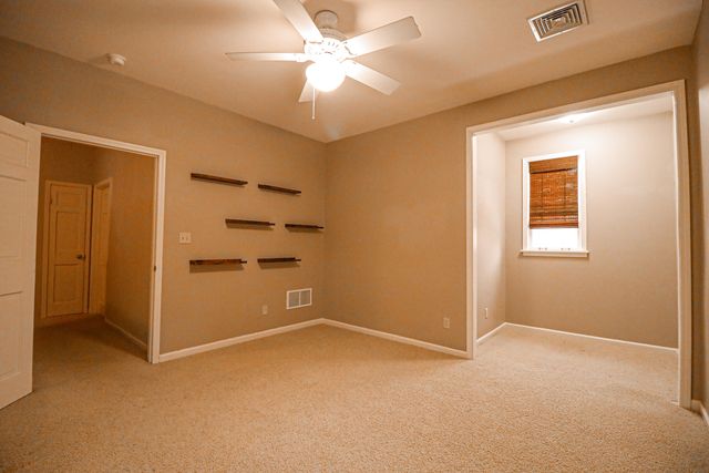 266 Paul Revere Drive, Chesterton, IN 46304