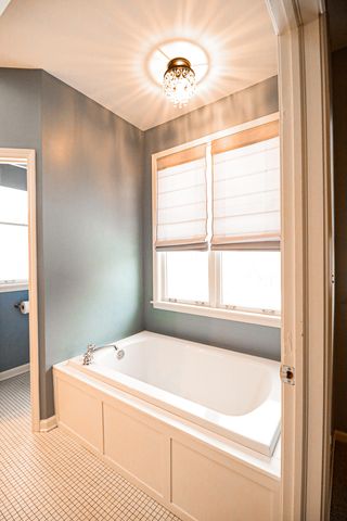 266 Paul Revere Drive, Chesterton, IN 46304