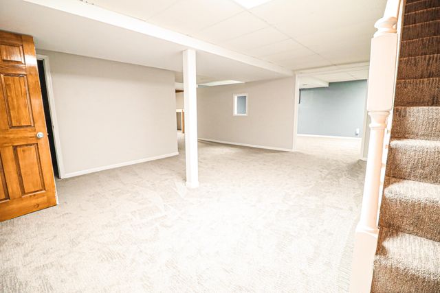 266 Paul Revere Drive, Chesterton, IN 46304