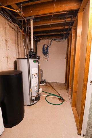 266 Paul Revere Drive, Chesterton, IN 46304