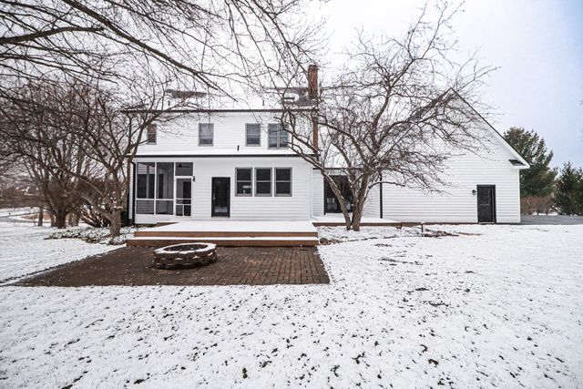 266 Paul Revere Drive, Chesterton, IN 46304