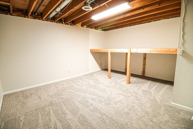 266 Paul Revere Drive, Chesterton, IN 46304