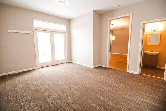 266 Paul Revere Drive, Chesterton, IN 46304