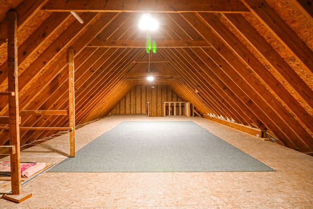 266 Paul Revere Drive, Chesterton, IN 46304