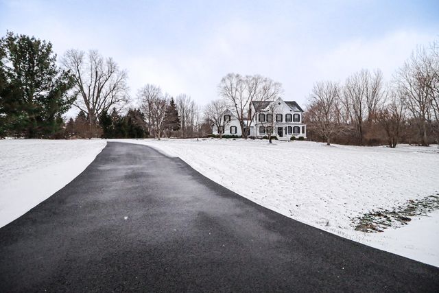 266 Paul Revere Drive, Chesterton, IN 46304