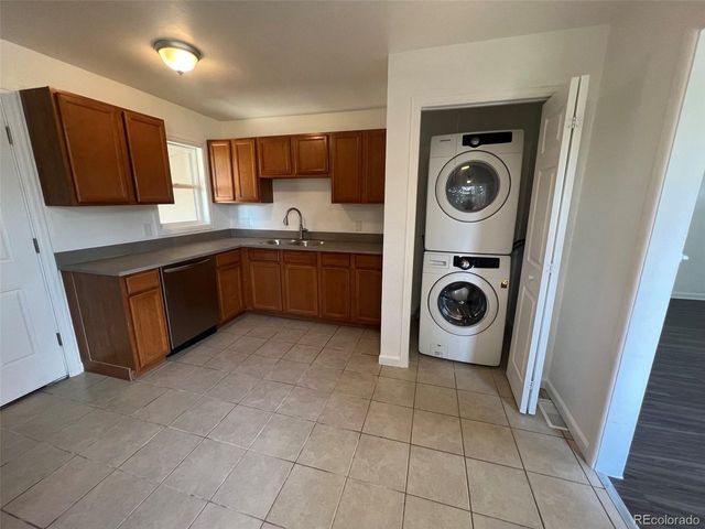945 Lima St, Aurora, CO 80010