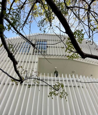 2851 N Buzz Ct, Los Angeles, CA 90039