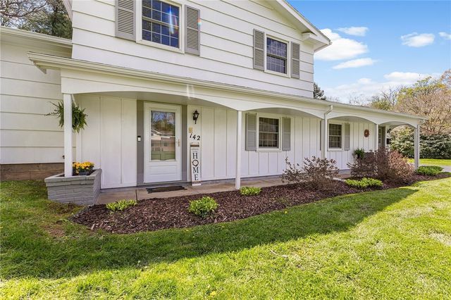 142 Wedgewood Drive, Penfield, NY 14526