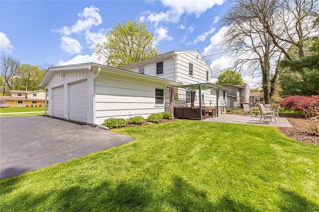 142 Wedgewood Drive, Penfield, NY 14526