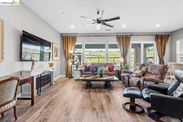 931 Via Veneto, San Ramon, CA 94583