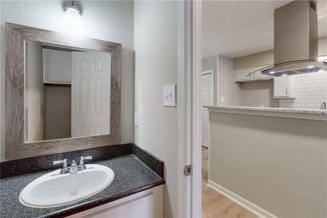 1409 Airline Drive B, College Station, TX 77845