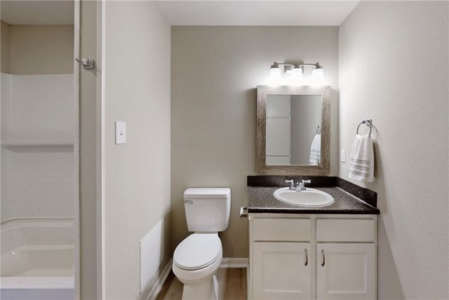 1409 Airline Drive B, College Station, TX 77845