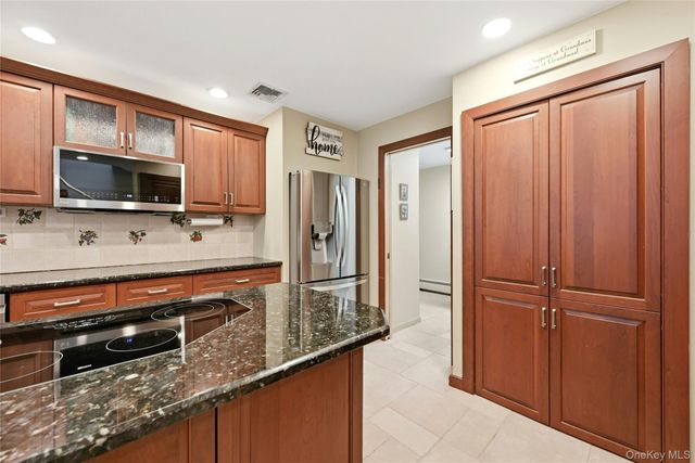 18 Nicole Court, Manorville, NY 11949