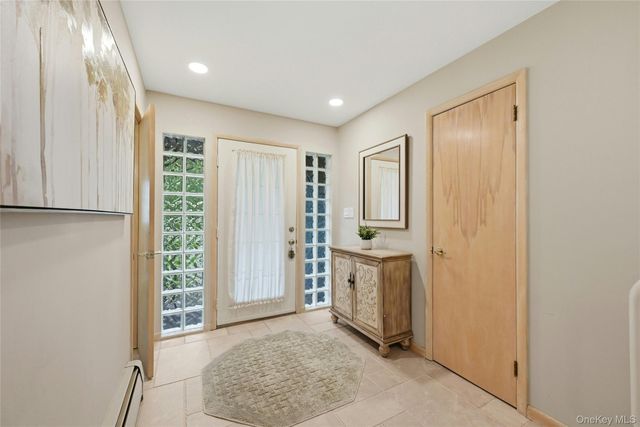18 Nicole Court, Manorville, NY 11949