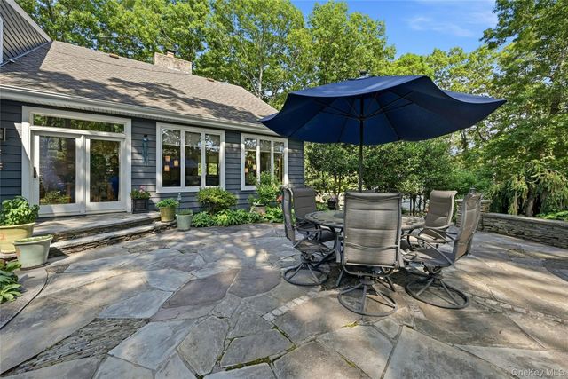 18 Nicole Court, Manorville, NY 11949