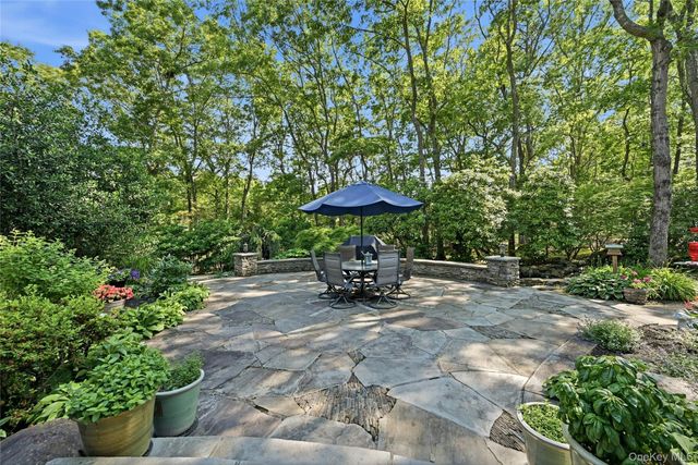 18 Nicole Court, Manorville, NY 11949