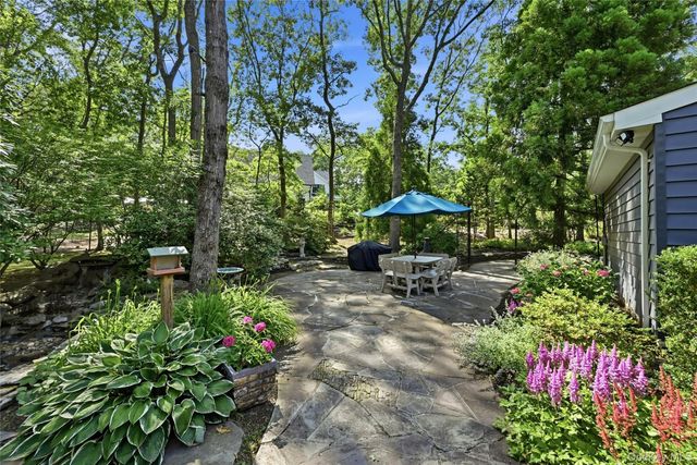 18 Nicole Court, Manorville, NY 11949