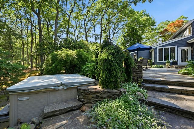 18 Nicole Court, Manorville, NY 11949