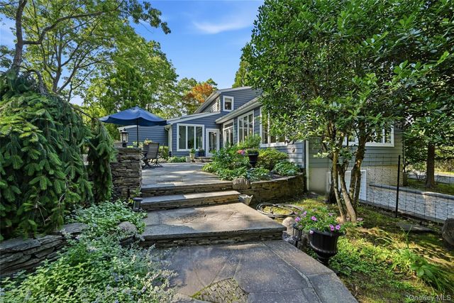 18 Nicole Court, Manorville, NY 11949