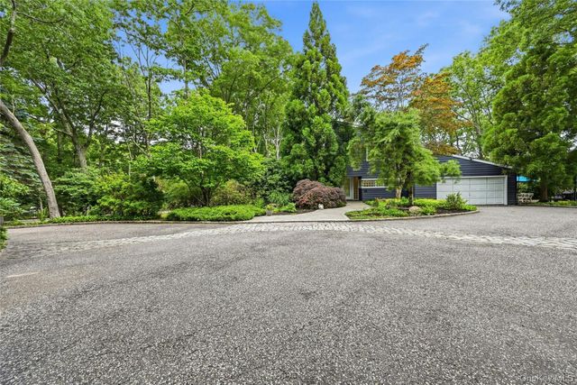18 Nicole Court, Manorville, NY 11949