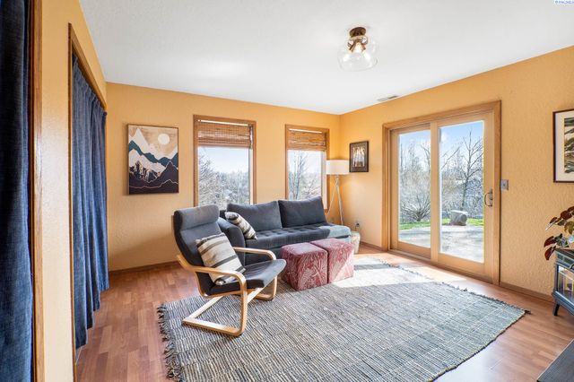 645 Staley Dr, Pullman, WA 99163