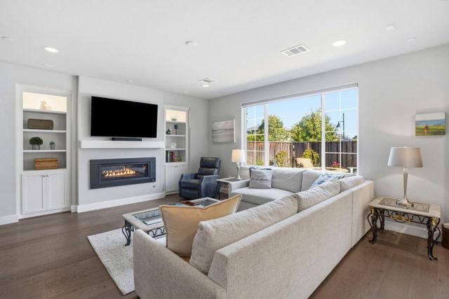 271 10th Street, Marina, CA 93933