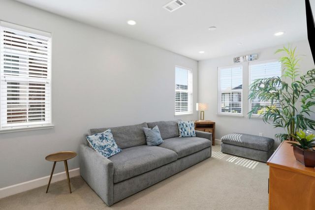 271 10th Street, Marina, CA 93933