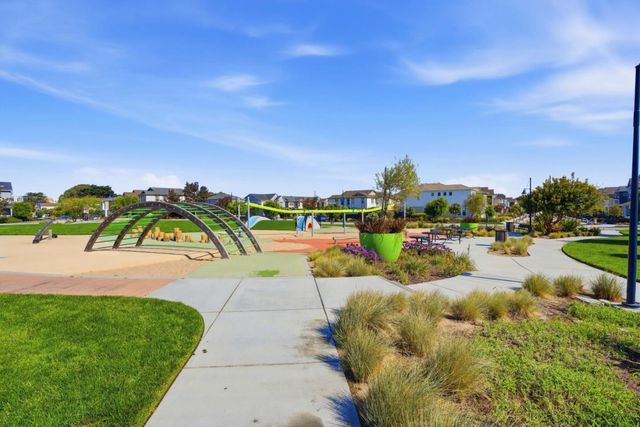 271 10th Street, Marina, CA 93933