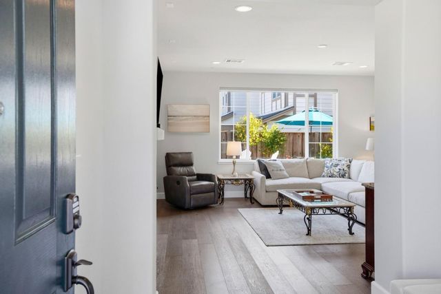 271 10th Street, Marina, CA 93933