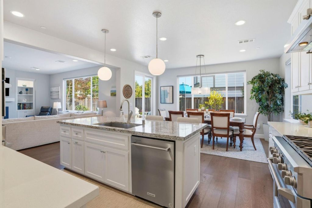 271 10th Street, Marina, CA 93933